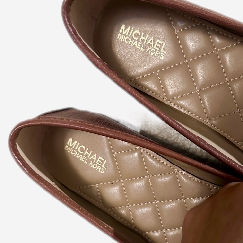 MICHAEL KORS Lillie Moccasin Luggage Gold Emblem Size 5.5 - Picture 6 of 9
